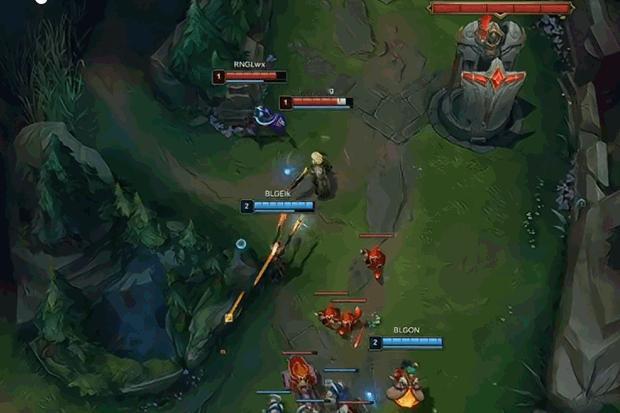 RNG这开局有点昏，玩不了啊，4分钟BLG来越下，直接拿四个，下一把了啊[笑cr