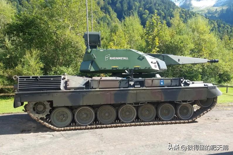 #德国将用搭载在豹1坦克底盘上的防空系统协助乌克兰对抗俄无人机#
德国将为乌克兰