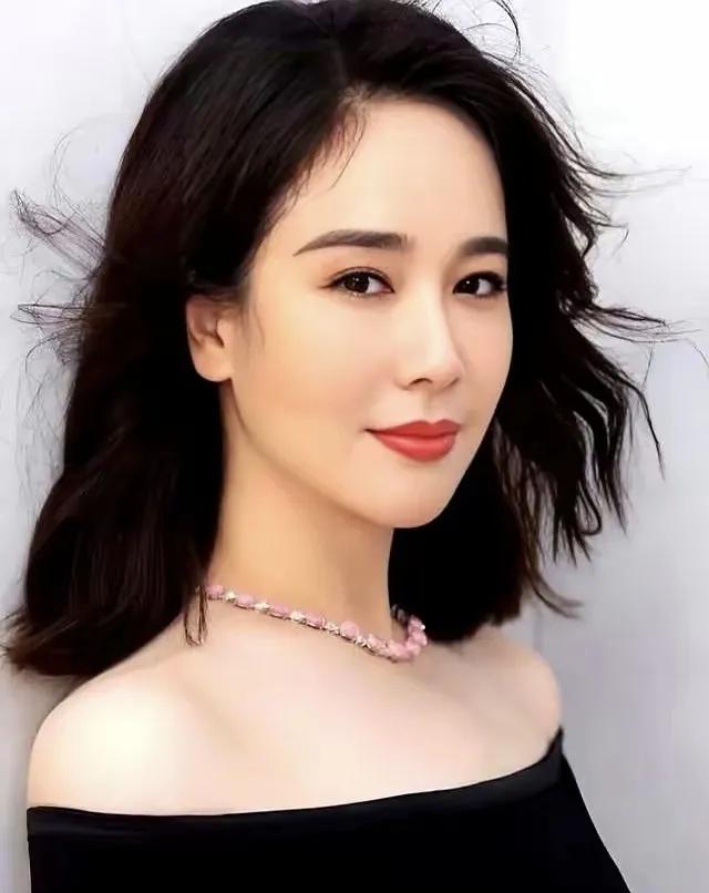 是什么人再诋毁左小青

小编刚刚在头条上刷到一篇写要影视演员左小青的文章，说左小