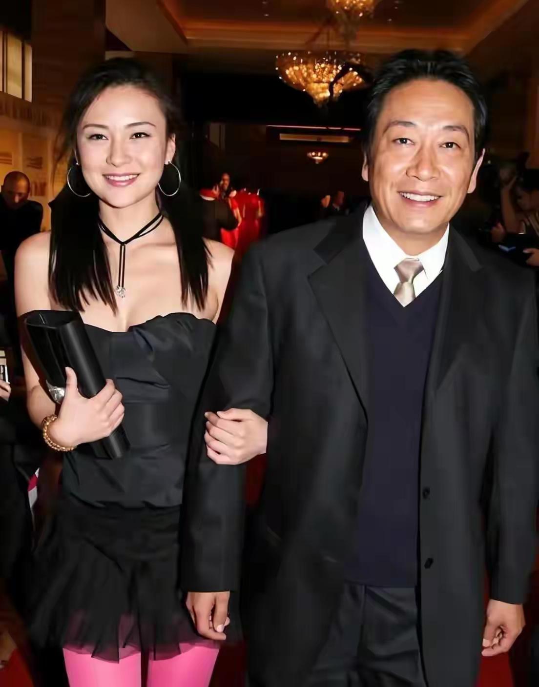 王奎荣
饶芯语
夫妻照