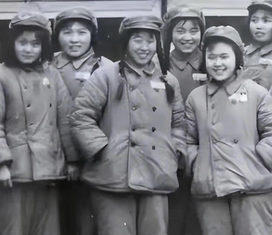 抗美援朝时，5名中国女战士被美军包围后主动投降，此后下落不明，大家都以为她们早已