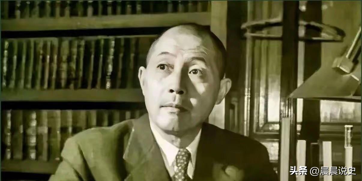 他曾是黄埔最强大脑，却在三河坝放跑朱德八百残兵，蒋介石多年后才恍然：此人是算账的