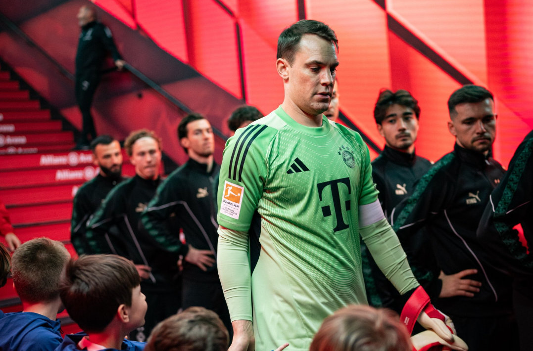 诺伊尔肯定会缺席客场对阵亚特兰大和勒沃库森的比赛，甚至为了利用国际比赛日恢复到最