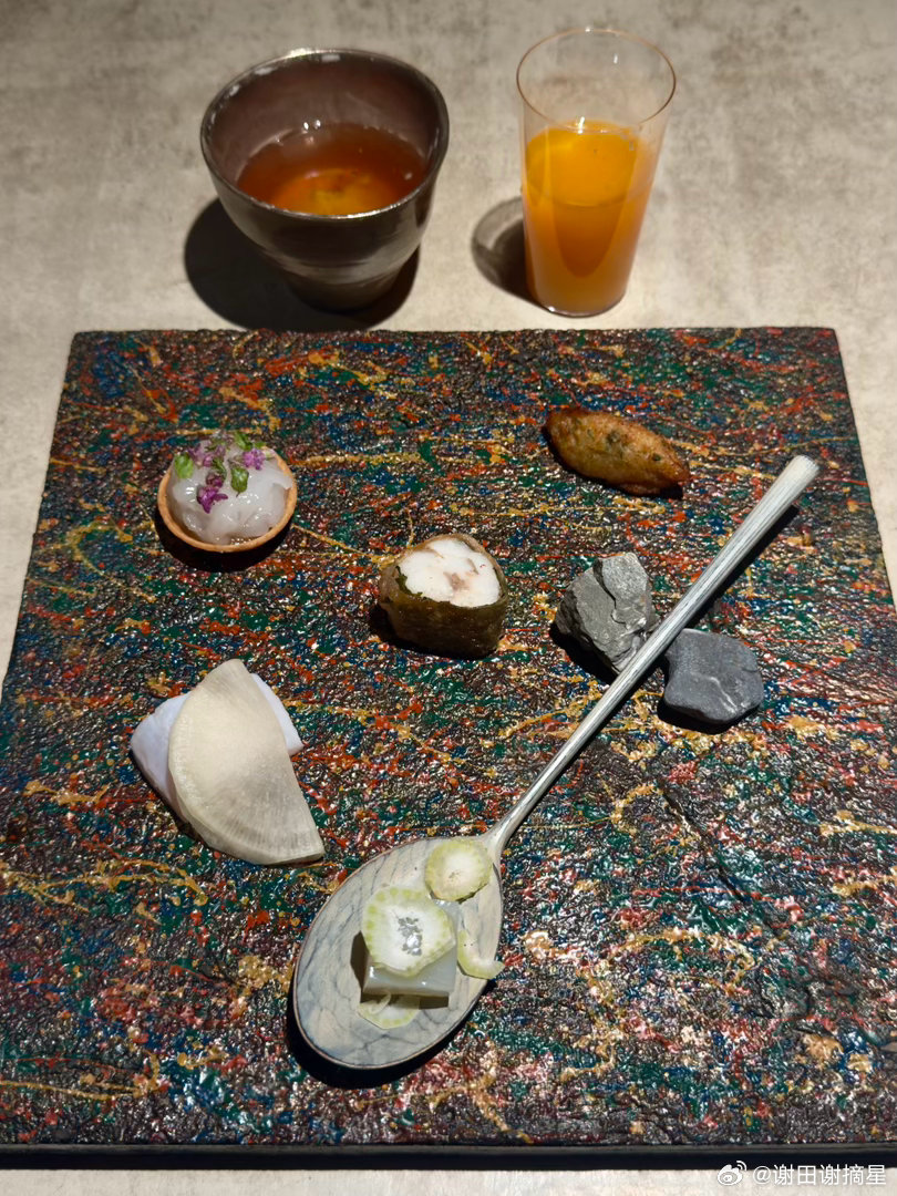 Simples，静冈铜牌店，日本百名店之一。这家是匠宿的店，西餐，住宿吃饭可以一