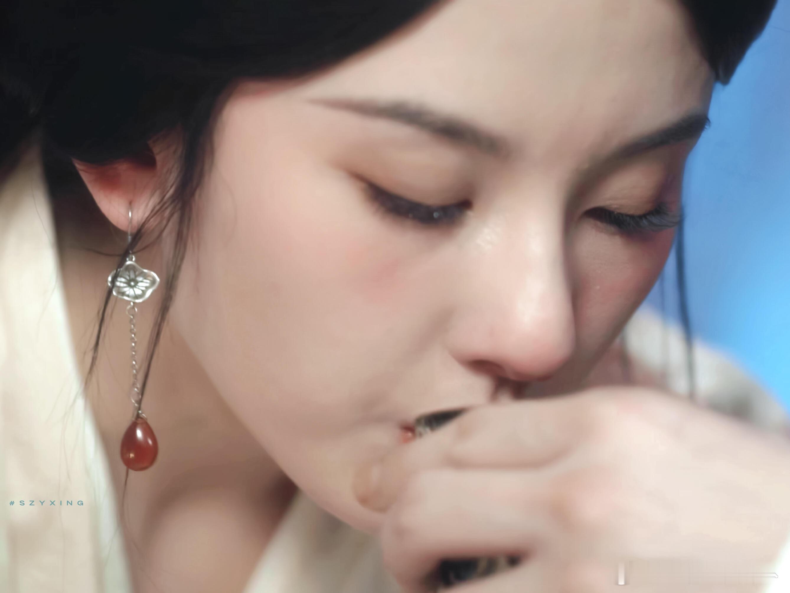 宋祖儿 前面的表情太可爱了后面说到“遗憾”我的眼泪也跟着她一起流演技真的很棒。 