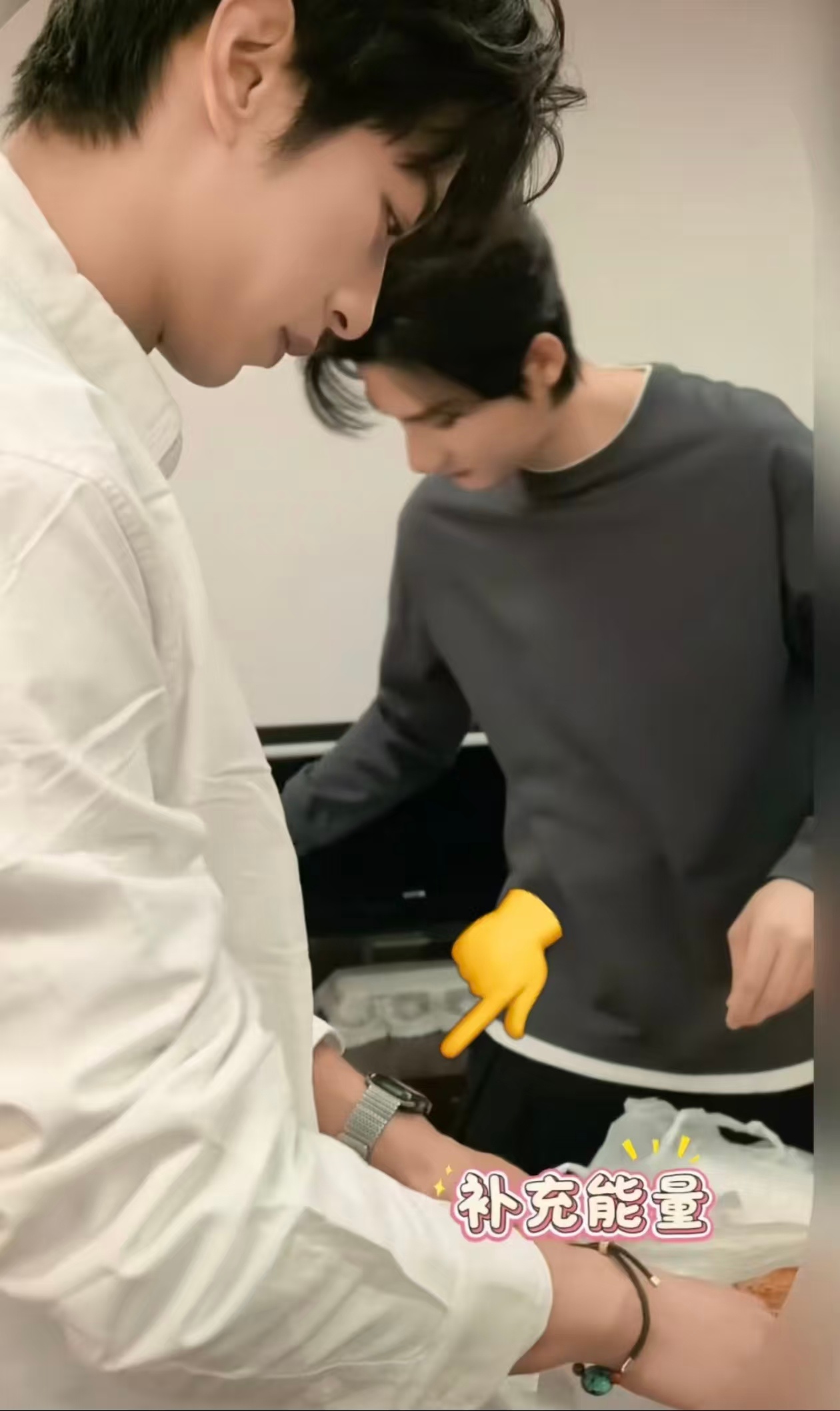 真嫂嫂连表带都得是老公的应援色 