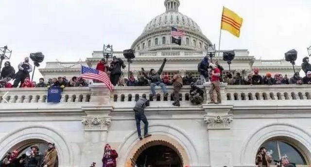 美国为何不担心自己国家发生革命？因为说白了，美国政府是真杀人
美国政府在处理涉及