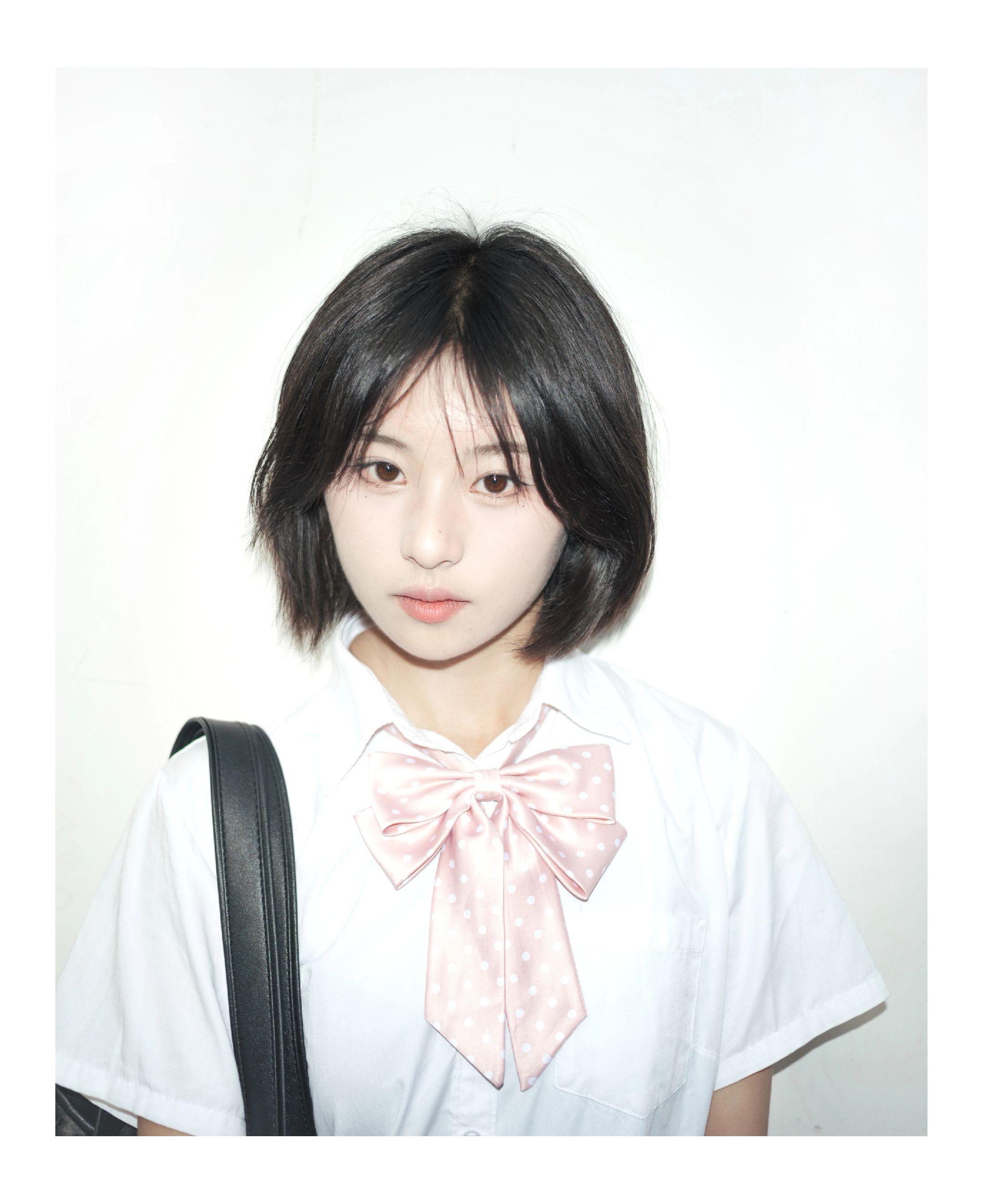 怎么拍撕拉片能更好地提升颜值。1 因为要直闪，所以底妆不要用珠光的，要...