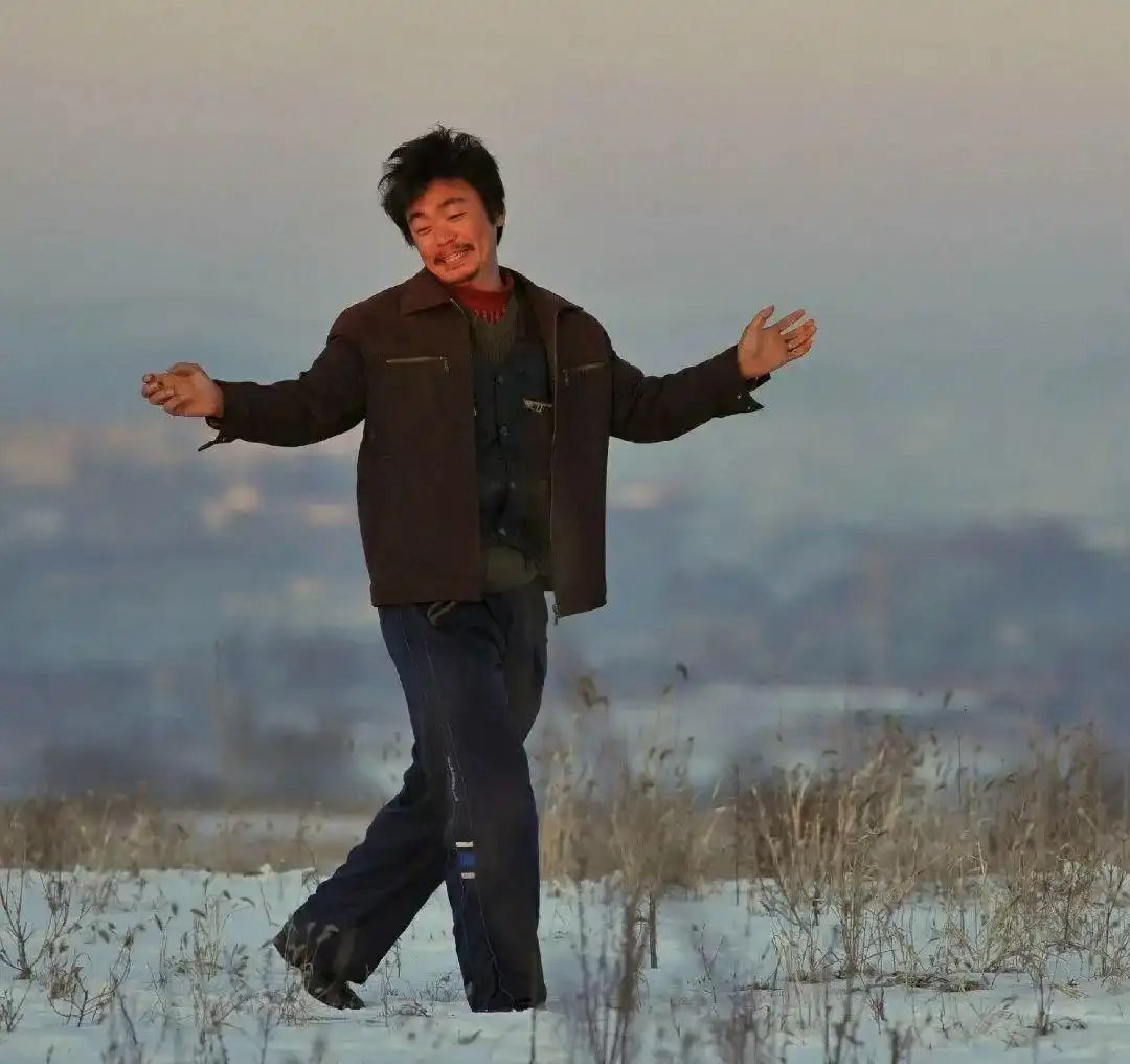 布伦特原油暗盘都涨过110了吧？这样周一场内原油能给5-6个点就行，恭喜大家又发