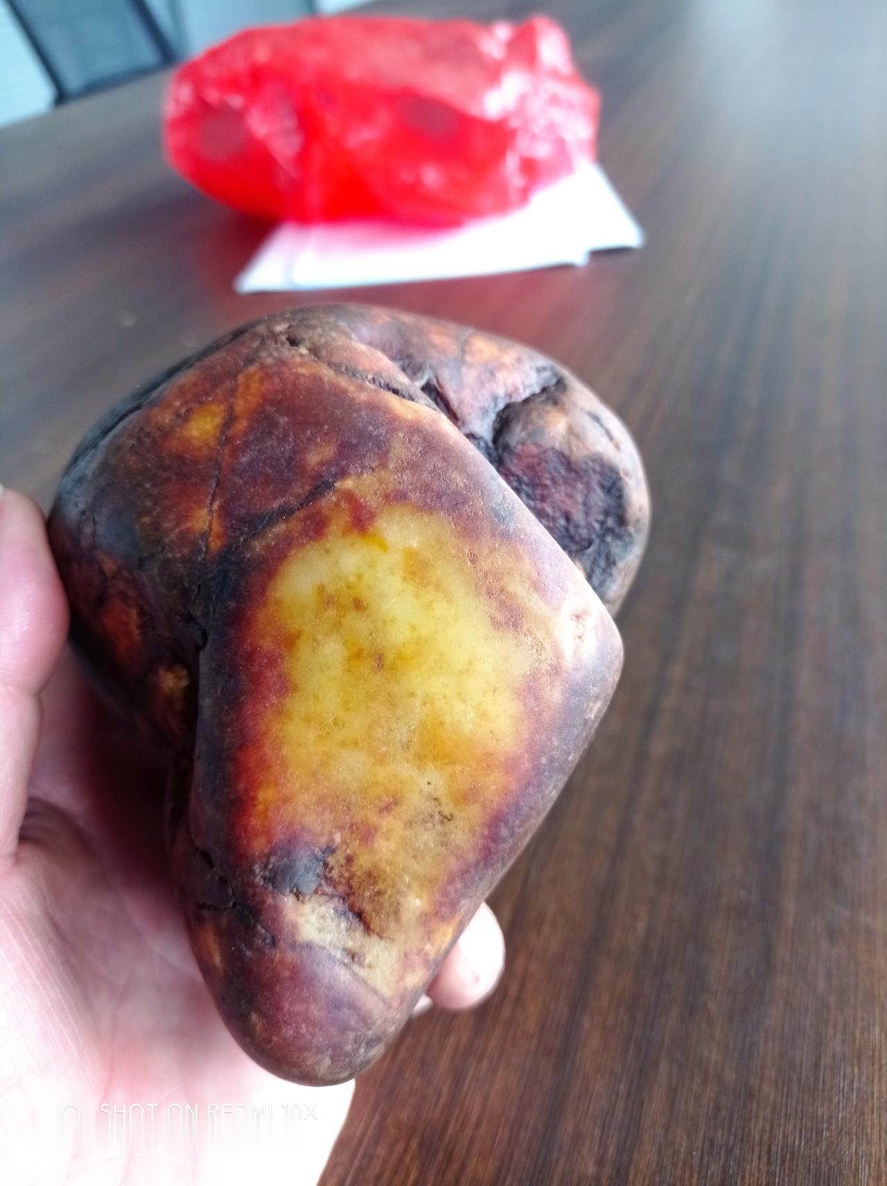 超大和田籽料羊脂白玉原石欣赏！
和田籽料羊脂白玉原石可太稀缺了，超大的更是少见。