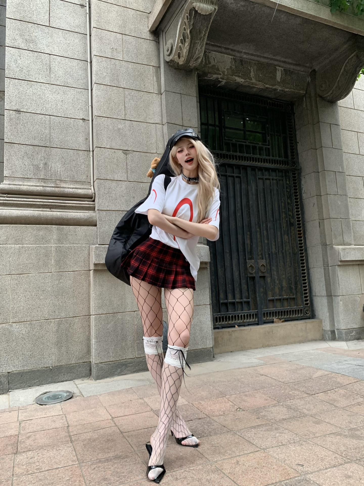 后来才知道过度的热情就像是热水养花。