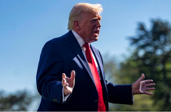 中东局势彻底绷不住了！
 
4 月 13 日凌晨，特朗普政府抛出的 “封锁令” 