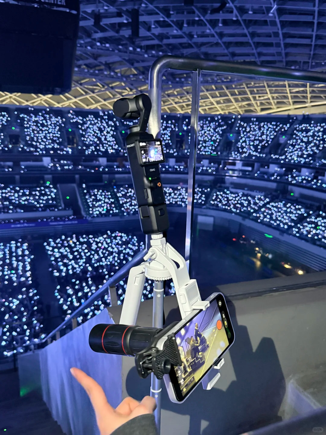 增距镜成新型演唱会神器了吗 增距镜火起来不是没道理的。相机长焦镜头动辄上万，普通