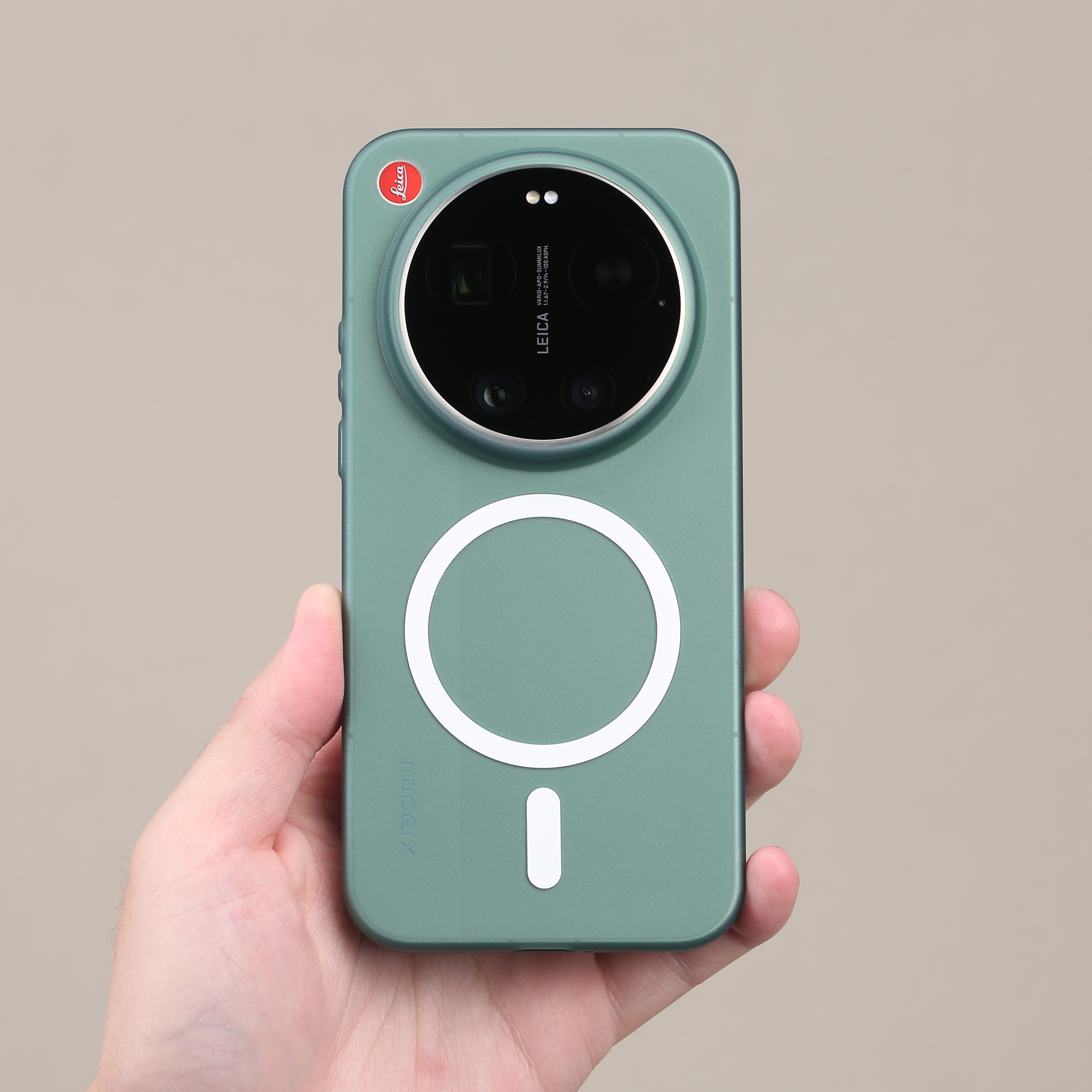 小米17Ultra PP 磁吸星期一(4月20日)上，几乎纯平的磁圈，重量只有1