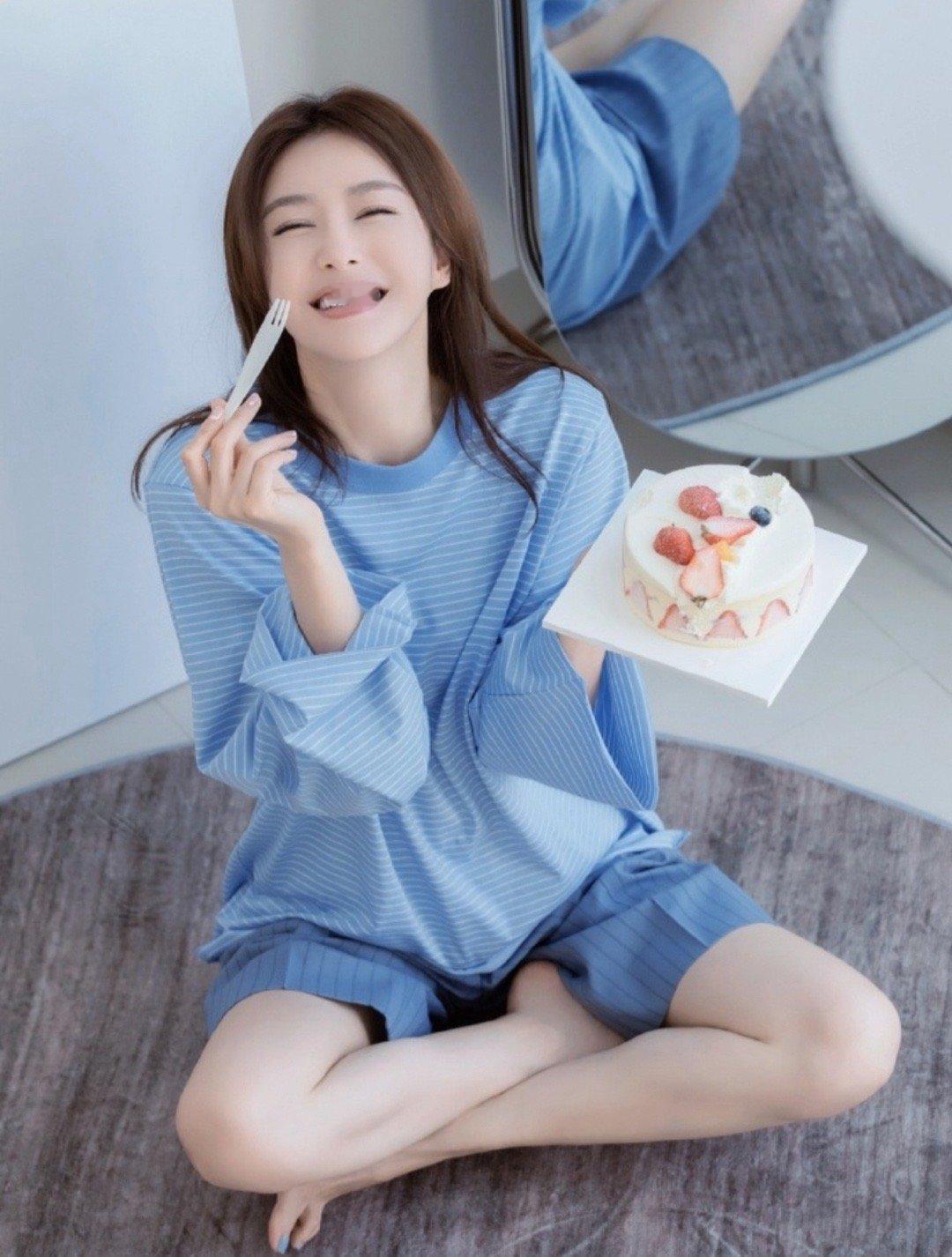 观察发现，高情商的人往往都有这些特征：1、经常对别人说谢谢2. 聚会、聚餐时不碰