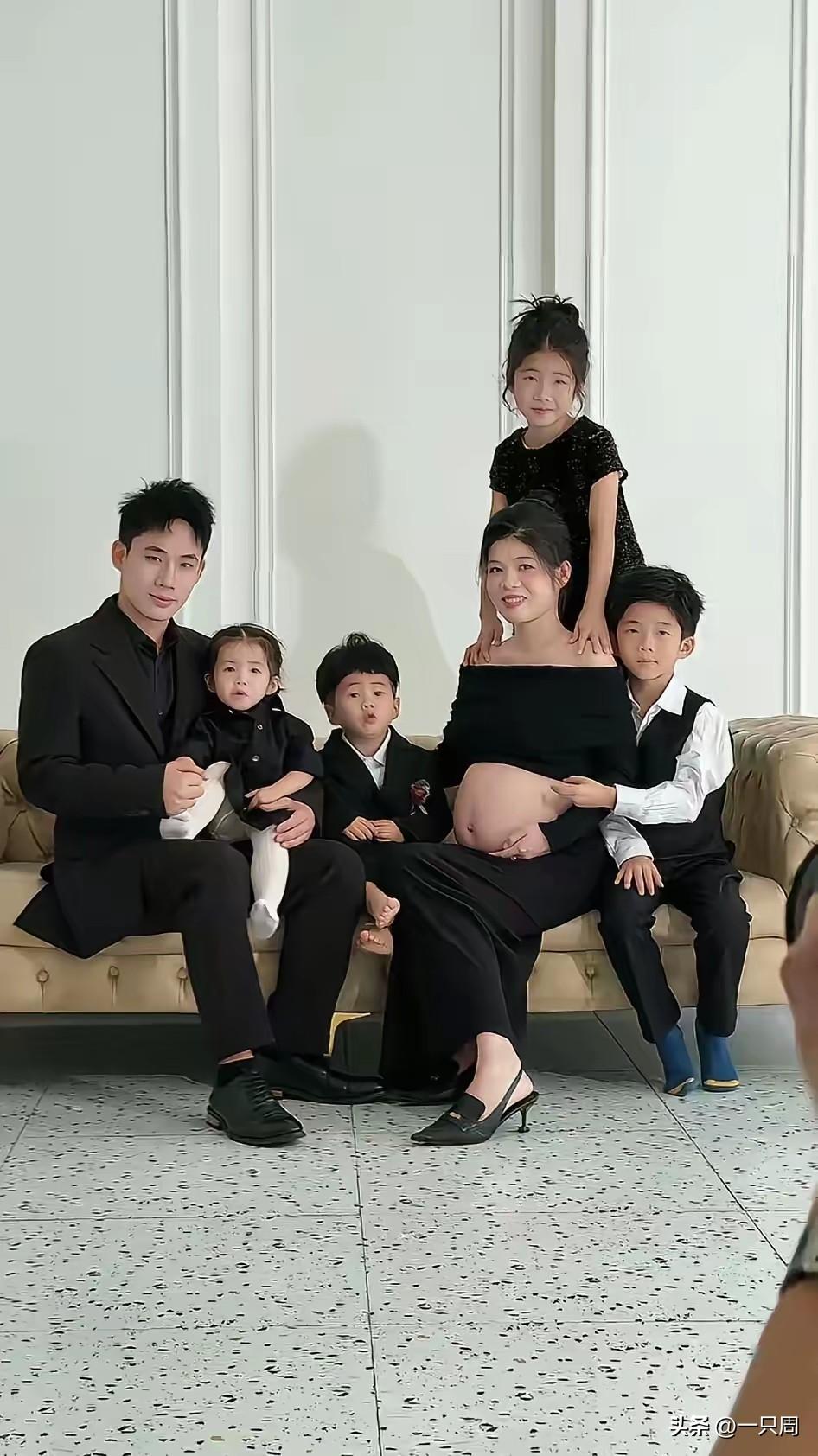 难道孩子真是流量密码！
这年头能生三个已经是够多了，大部分家庭都是一到两个孩子。