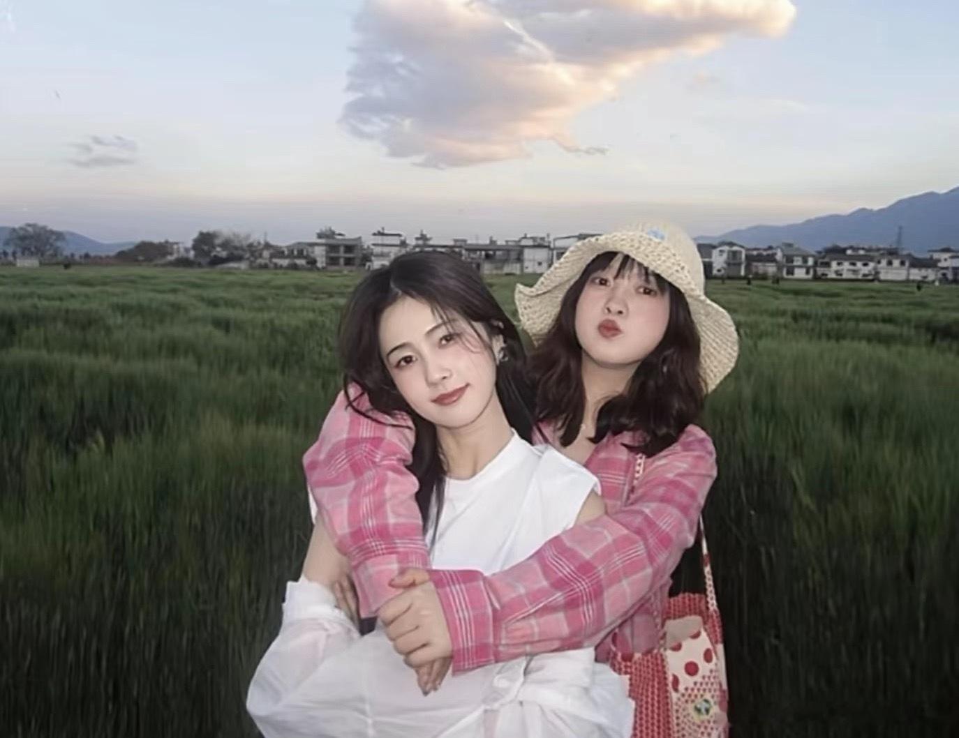 女孩子的友谊就是最美好的呵呵2021年给白鹿的生日视频里有提到，那个时候呵呵是猫