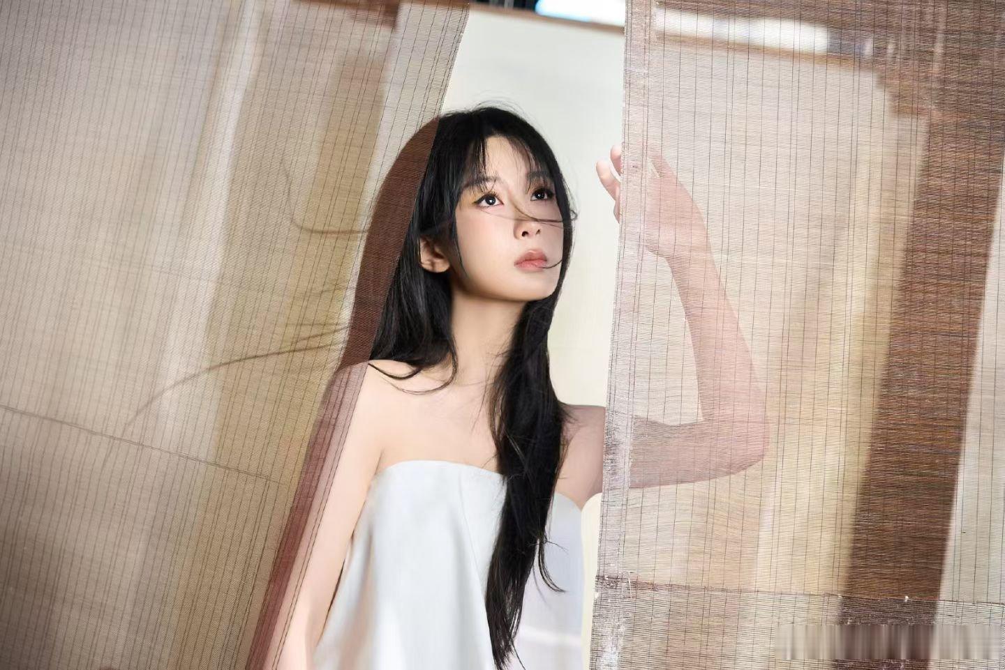 杨紫 yz杨紫杨紫何惟芳 “宇宙山河浪漫银河星空璀璨月光是大海的梦境而你是我的宝