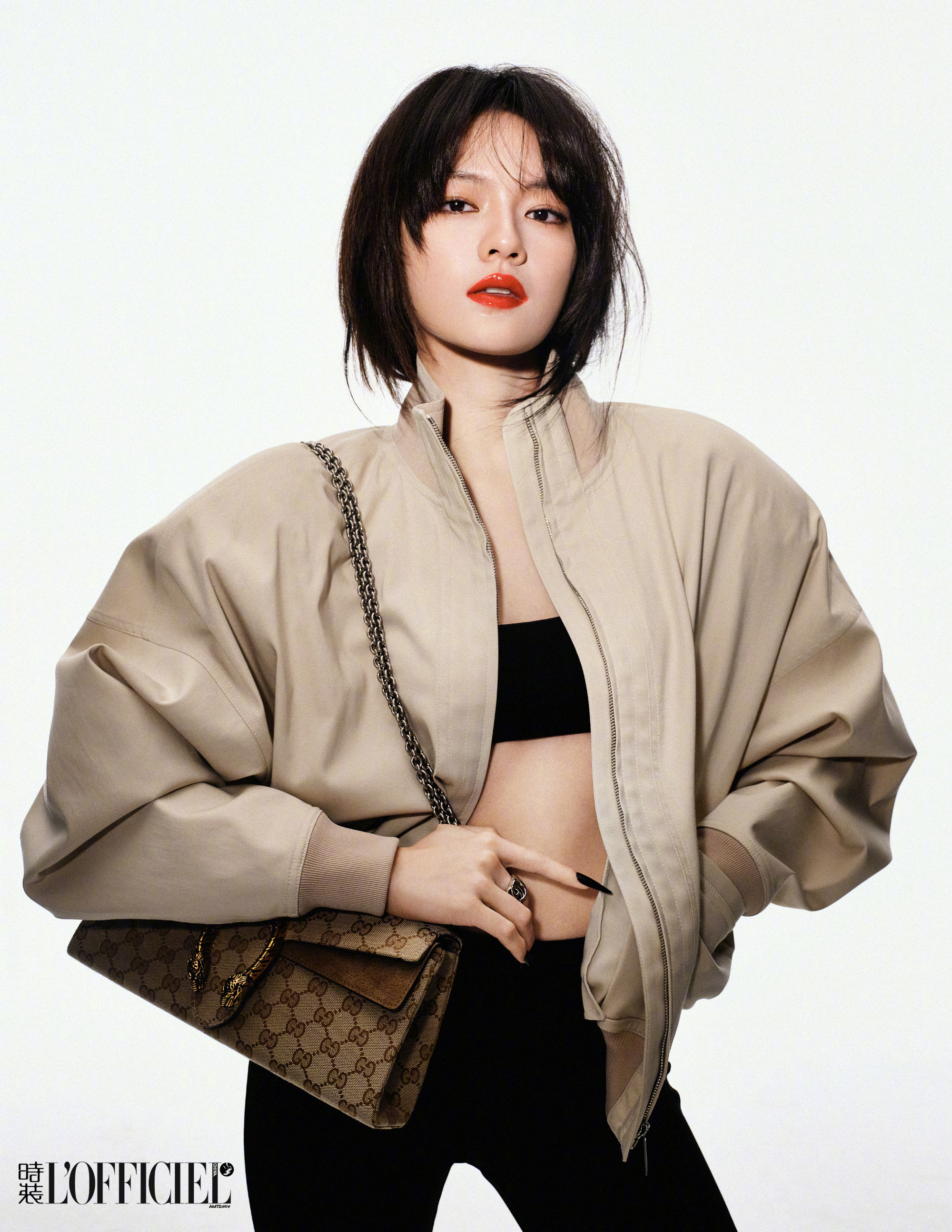 GUCCI女郎上线！文淇出镜时装女刊五月刊封面，迎来第三次登封是复古明艳的皮草美