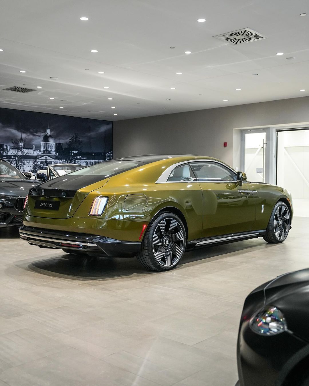 劳斯莱斯 Spectre（闪灵） ​​​