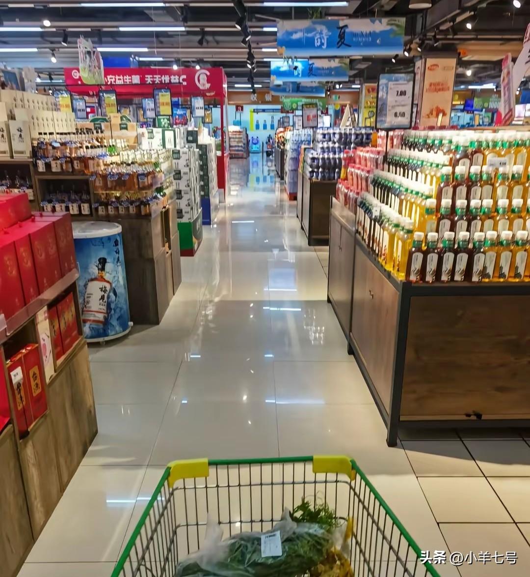 实体超市如今真的很难经营吗？
以前随处可见的华联生活超市也终于还是退出了广西市场