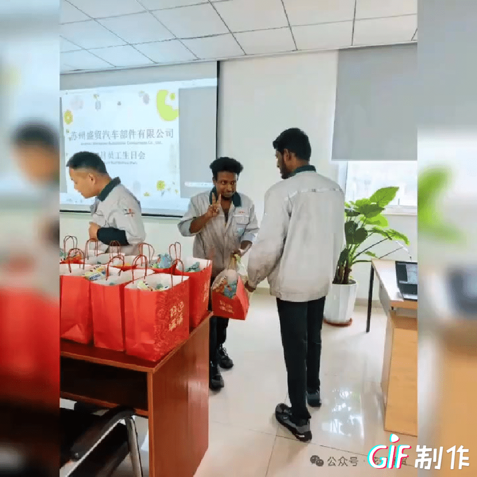 国内某企业大量雇佣印度劳工，印度劳工的工资只是国内员工的三分之一左右，这种行为合