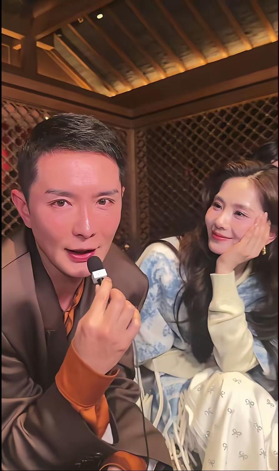 刘诗诗这眼神……