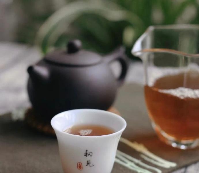 有朋友问，现在股市在震荡，怎么操作？

我只能说，相信常识。

利率下行，未来还