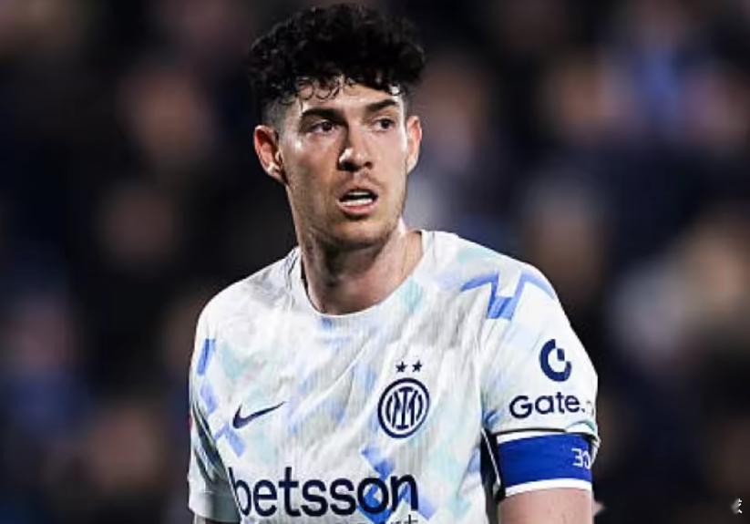 讯据西班牙《世界体育报》报道，巴塞罗那俱乐部与国际米兰中后卫巴斯托尼之间的谈判正