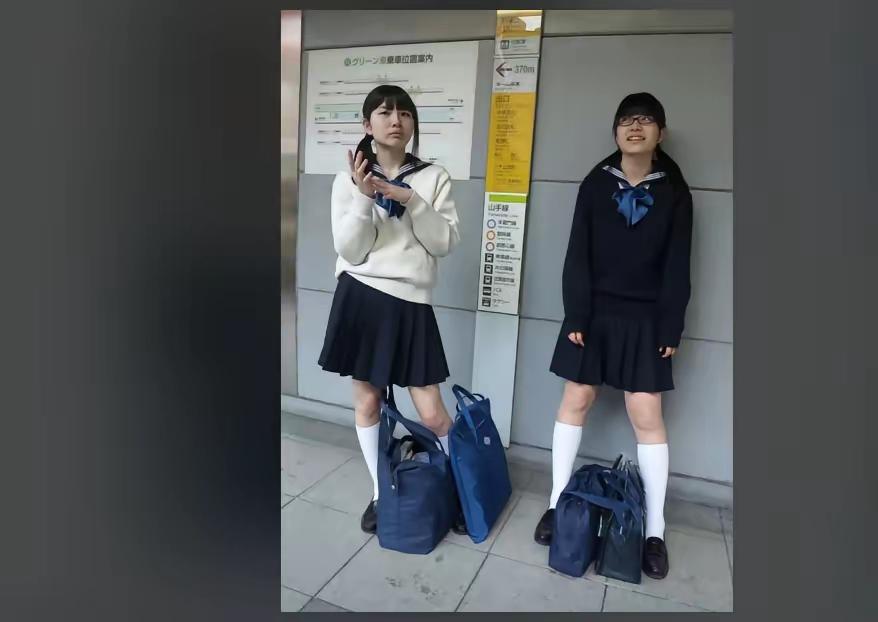 日本一名17岁女高中生在超市偷走一袋大米被警方抓获，面对询问她只说自己没有钱，实