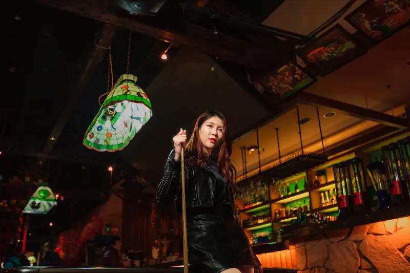 在夜场工作过的女孩能得到真爱吗?

可以，

你不喜欢别人就喜欢，

反正一切皆