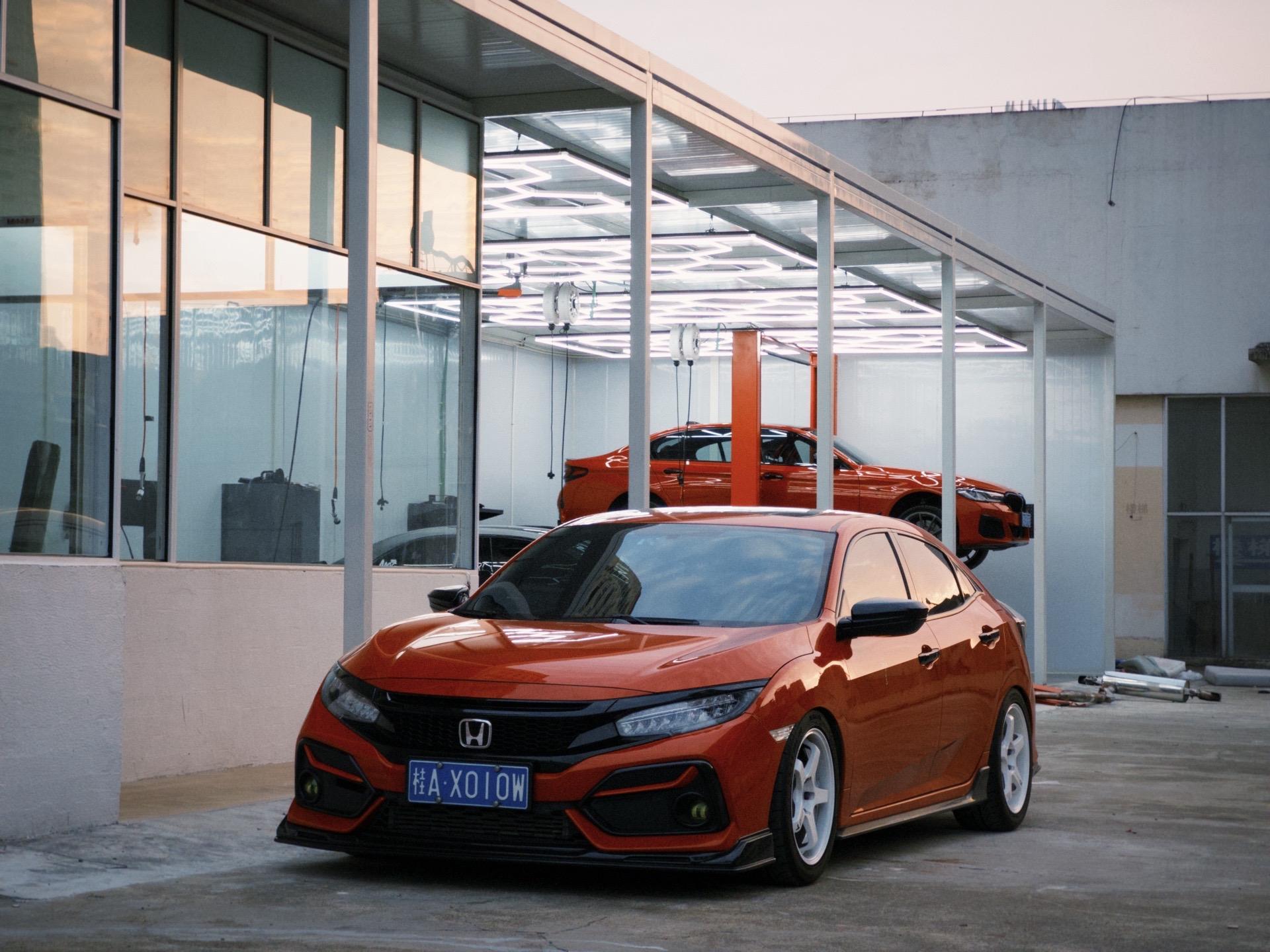 花费一个下午的时间进行小汽车的洗澡。