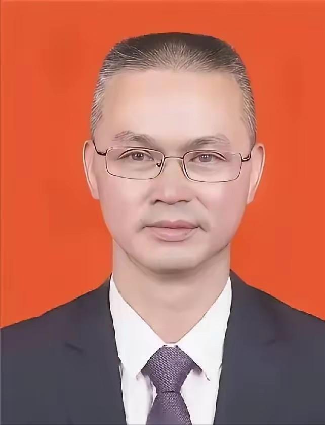 1997年，19岁战士为救人而牺牲，父母几度昏厥，可谁料20年后，战士母亲病逝，