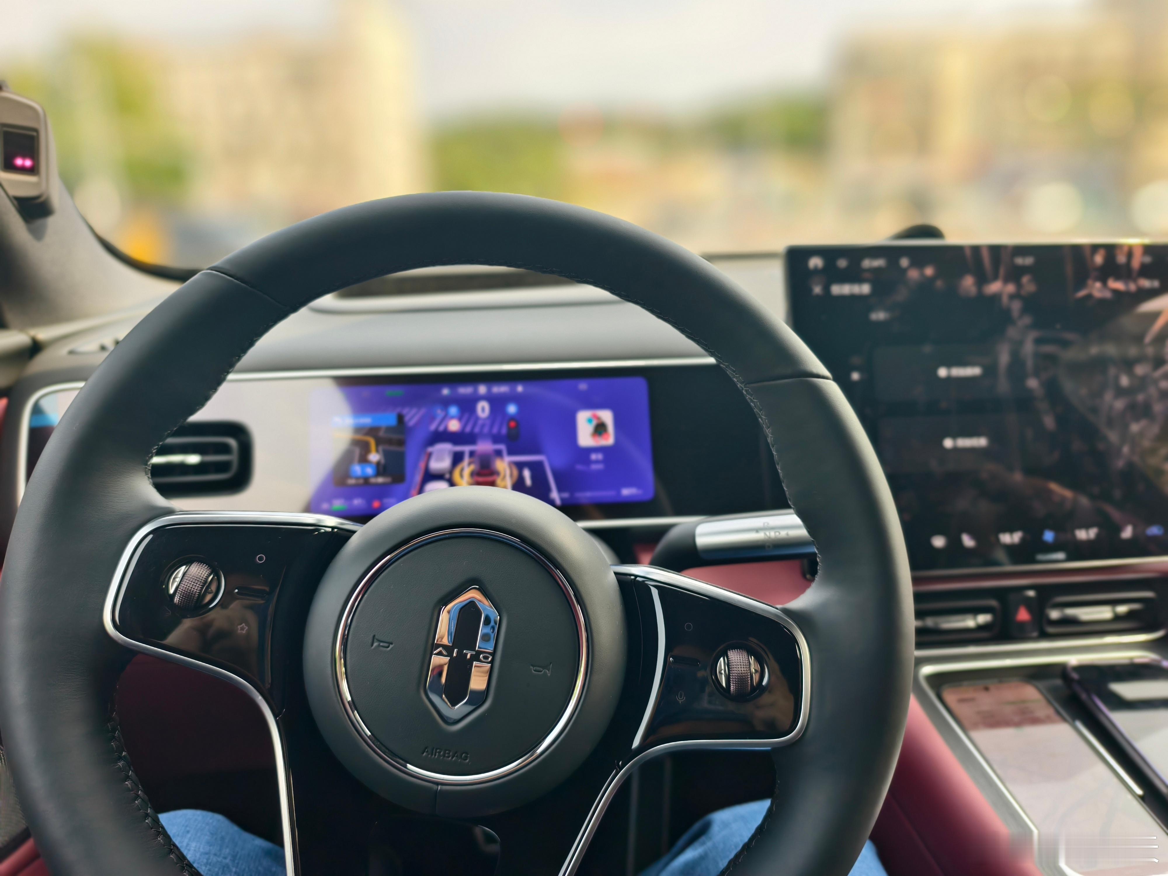 前几天去试驾了下问界M7，觉得智驾很聪明。听说过几天要发布新款M6，到时候再去试