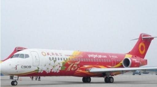 咱家的 C909，在越南飞了半年，租期一到，人家没续，飞机就这么飞回来了，很多人