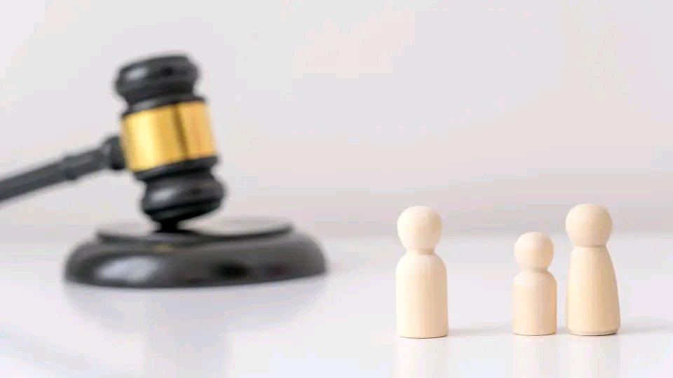 女子被判每月向六旬生父支付500元赡养费 上诉称系生父“强奸”所生，其未履行抚养