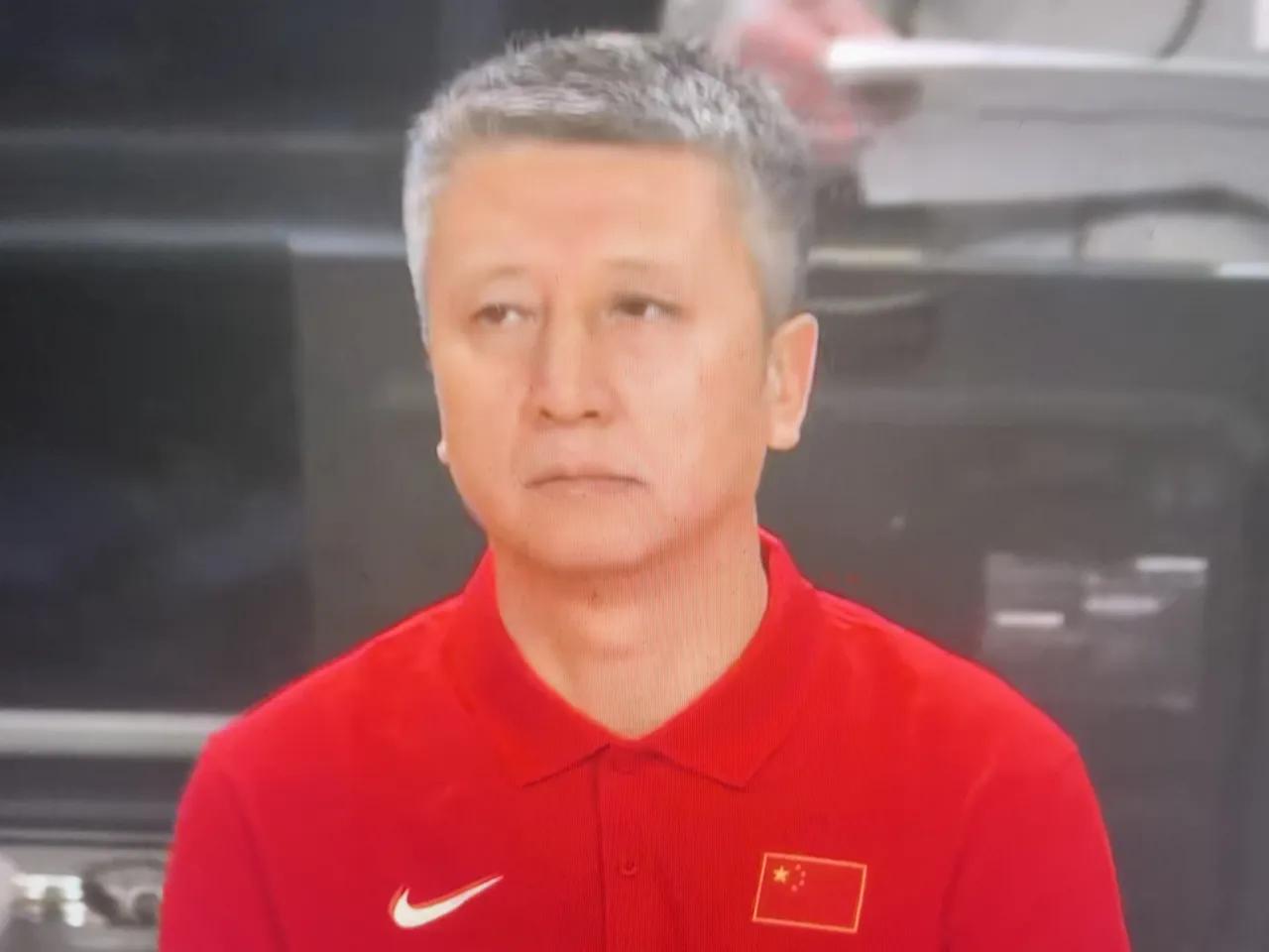 国家队的大门---面对张公子基本上已经缓缓关上了！
这一届男篮球员中，毫无疑问张