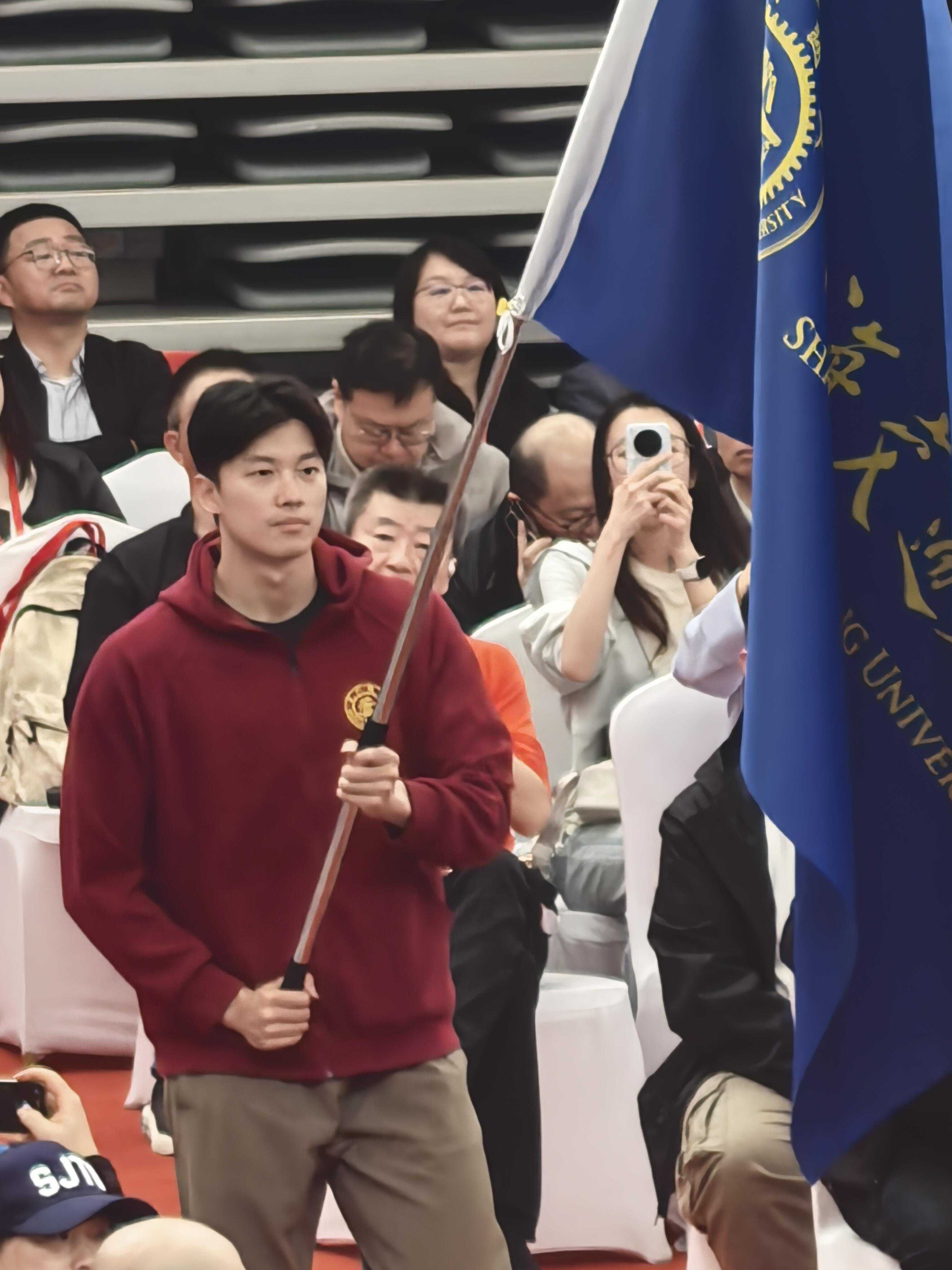 SWim进行时 『10273』20260406 上海交通大学130年校庆护送校旗