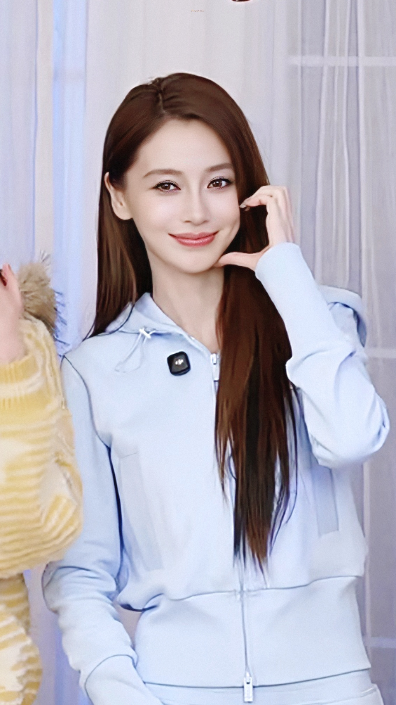 angelababy angelababy "玫瑰是我偷的,情书是我抄的,但想你