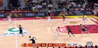 胡明轩投中三分球，也就比5中0的徐杰好些，必须集体挨骂了

广东队不是没有机会，