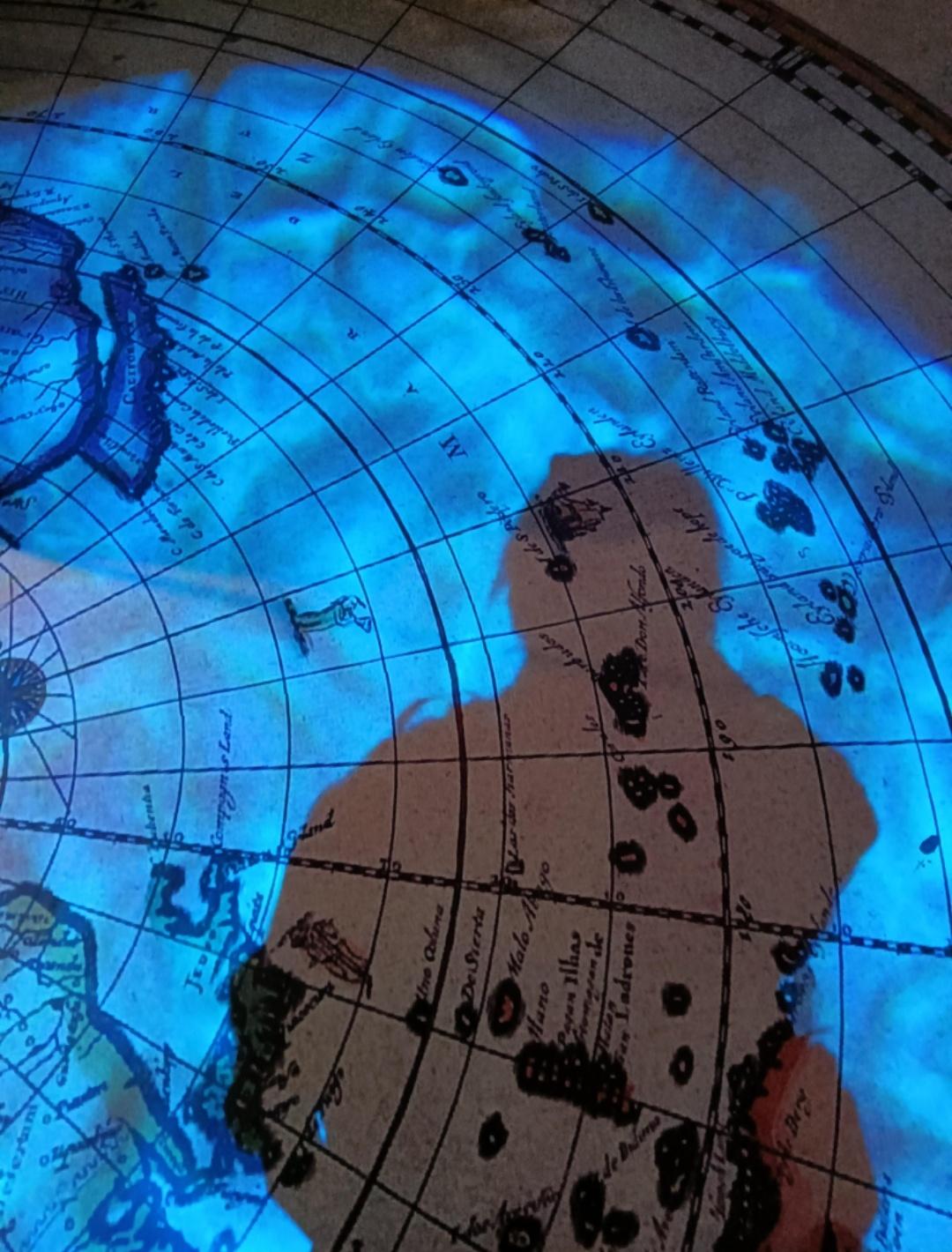 商人称，联合国应继续存在，但和平委员会可能会取而代之。商人的珠算玩得太溜了，联合