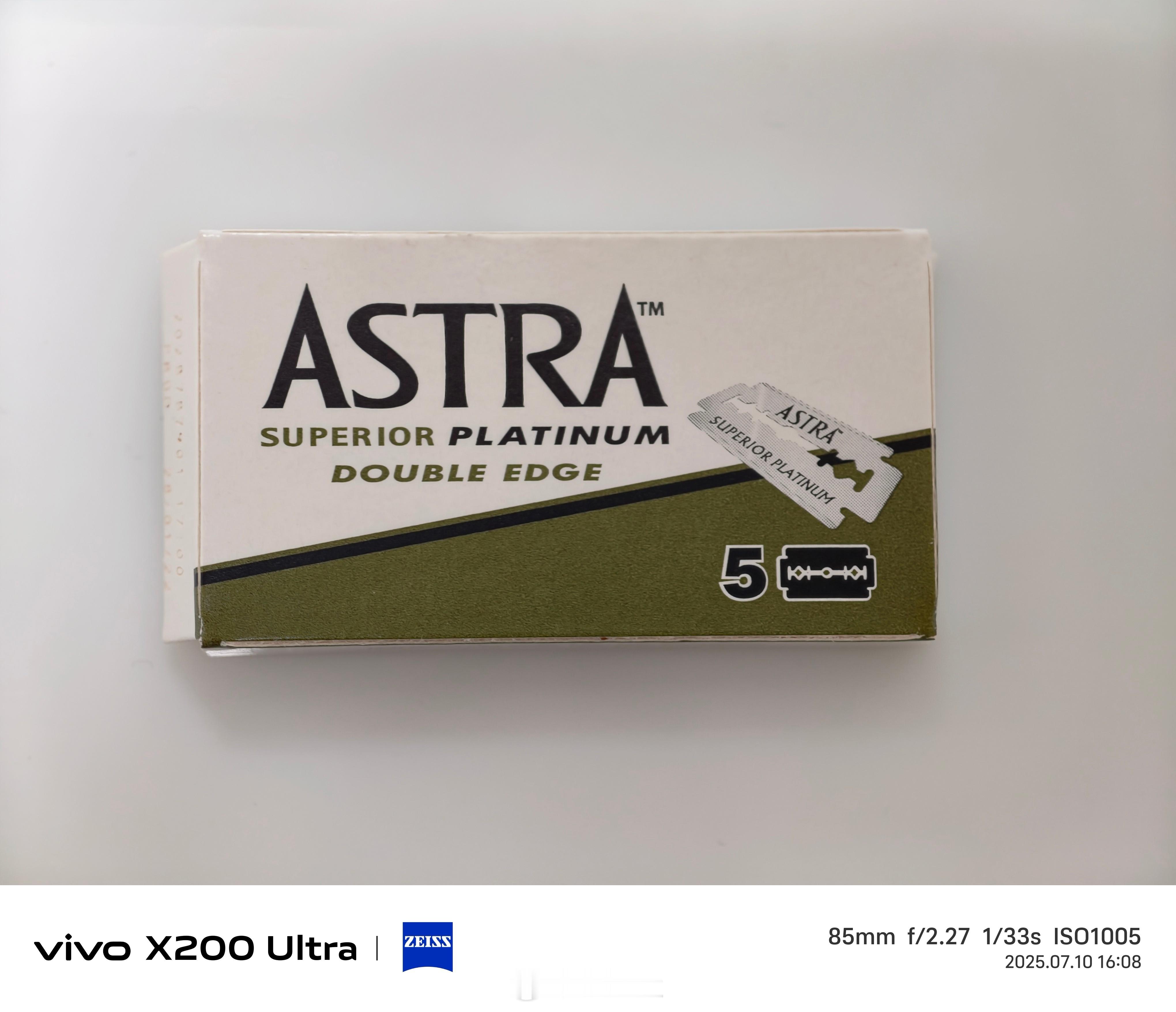 剃须干净程度1. 百利大胡子Pro配俄产astra刀片（手动刮胡刀断档级别领先）