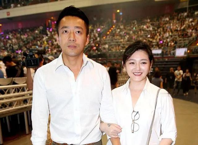 光头现在进退两难，估计后悔死了。本来想着结婚之后能住大s的豪宅，开大s的豪车，两