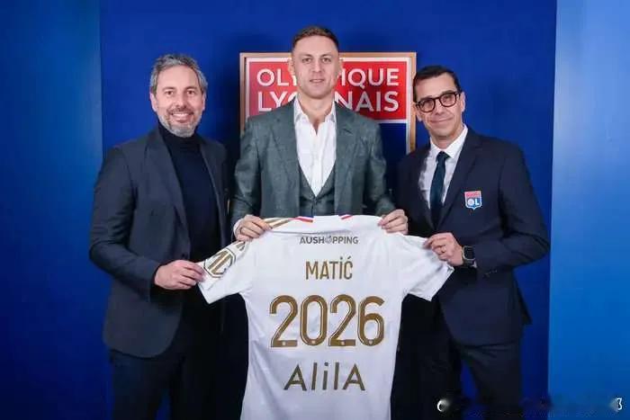 看来是真急了！里昂在这个冬季转会窗口一连引进了7名球员，此举也是为了保级，这次引