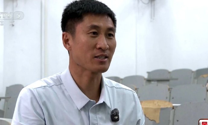 【马宁体脂率控制在11%左右】马宁称我的梦想又不是吃直播吧06月11日讯 今天央