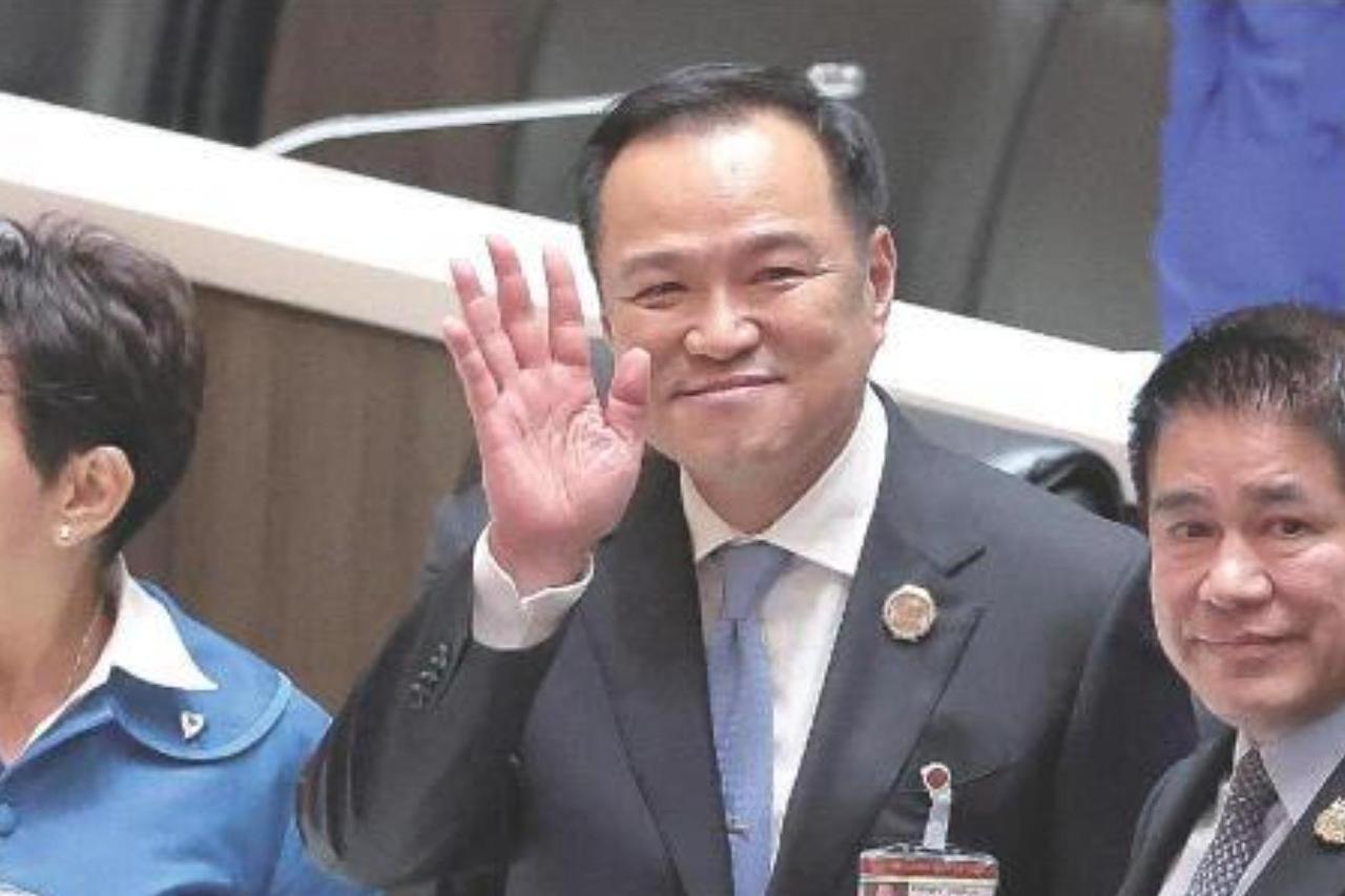 当国家陷入物资紧缺、航运受阻的绝境，长期绑定的盟友会伸出援手，还是只顾自身利益？