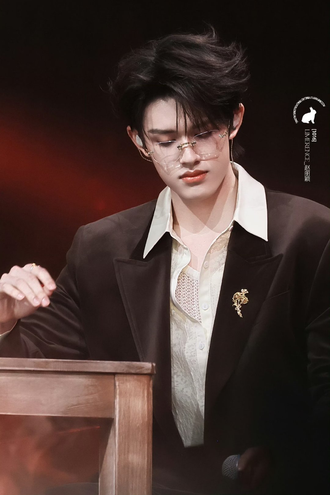 赵丽颖站姐发了张极~双料视后和弟弟的梦幻联动好惊喜！！欢迎大家来了解05后第一男