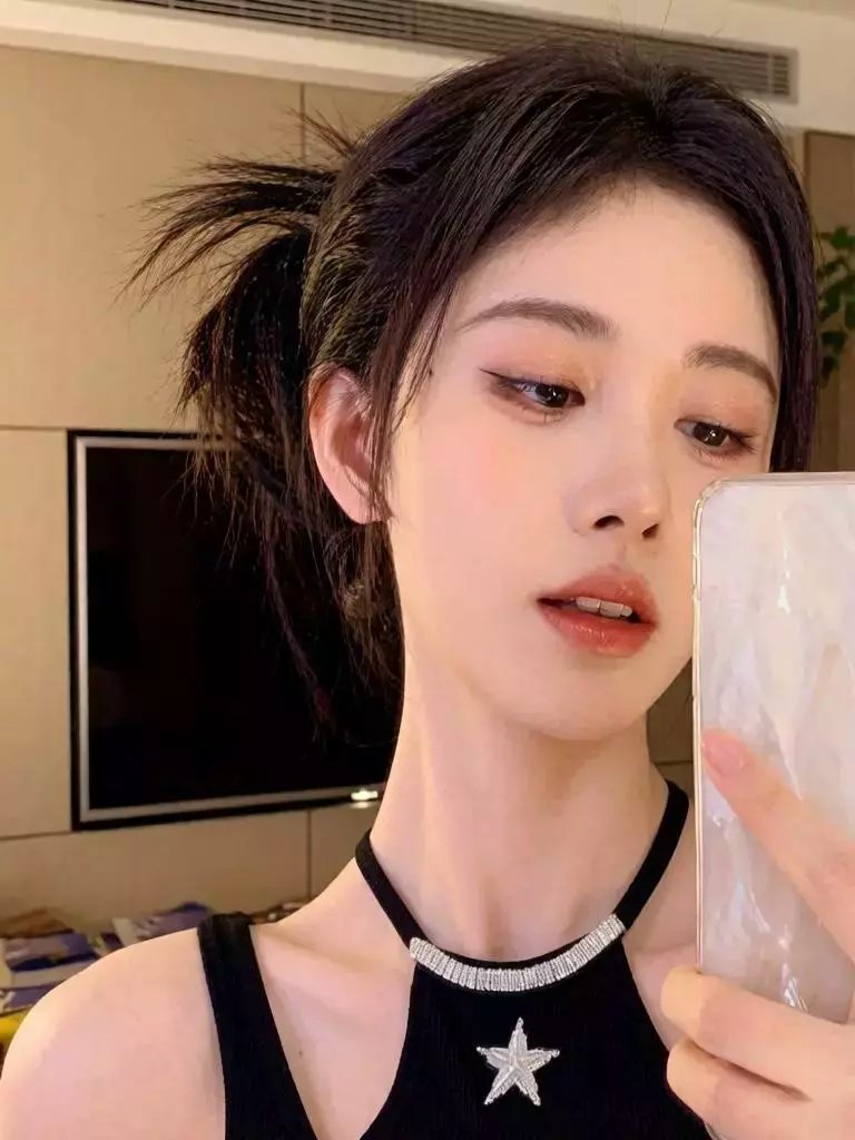 🍊鞠婧祎月鳞绮纪🍊鞠婧祎露芜衣不萌则已 一萌惊人^ω^