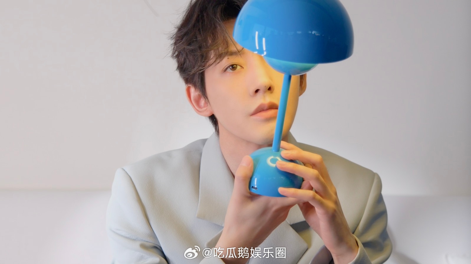 邓为我那出差紧张的男友  居然发vlog了！这次五四晚会在深圳录制，邓为说喜欢这