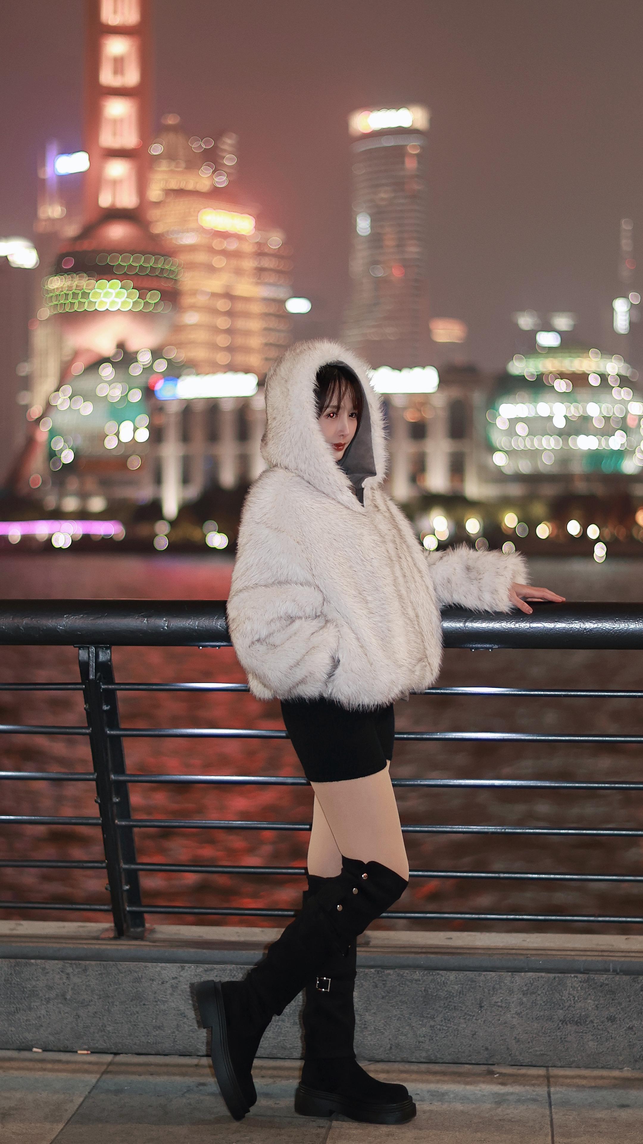 赵露思氛围感大片 抖出你的国际范儿 不潮不出街 做个酷girl 当代最野拍照姿势